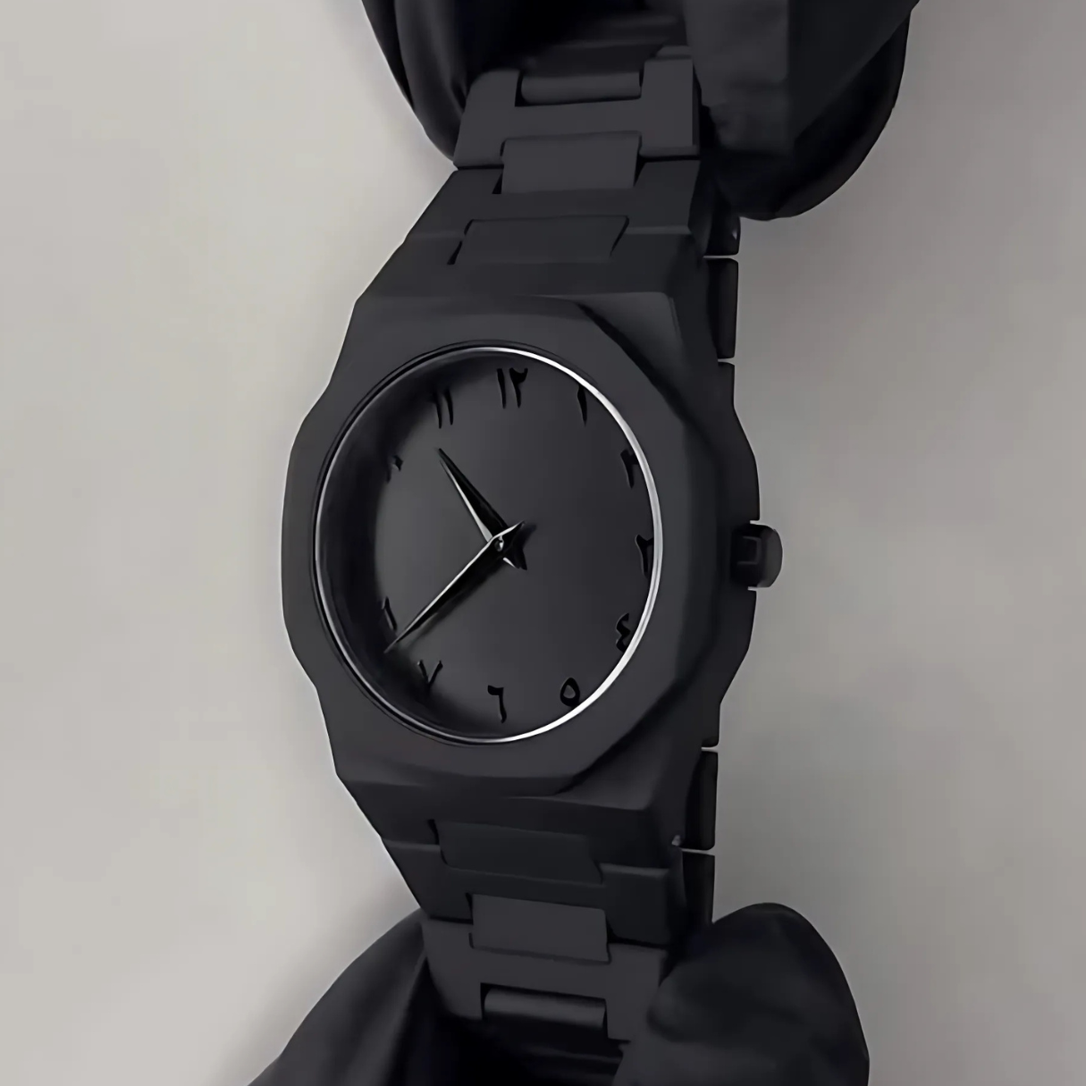 Black Aura Quartz Watch – Lightweight Arabic Dial Men’s Watch